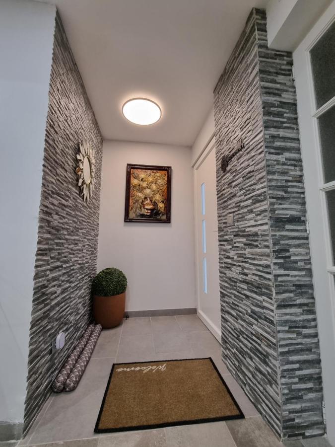 Villa Flora Superior Apartment 카브리 외부 사진