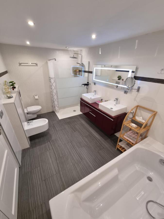 Villa Flora Superior Apartment 카브리 외부 사진