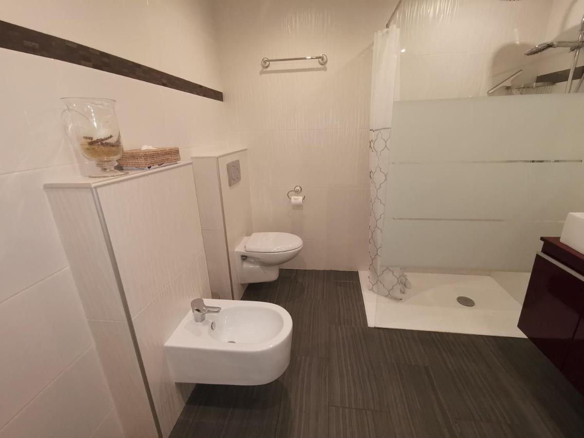 Villa Flora Superior Apartment 카브리 외부 사진